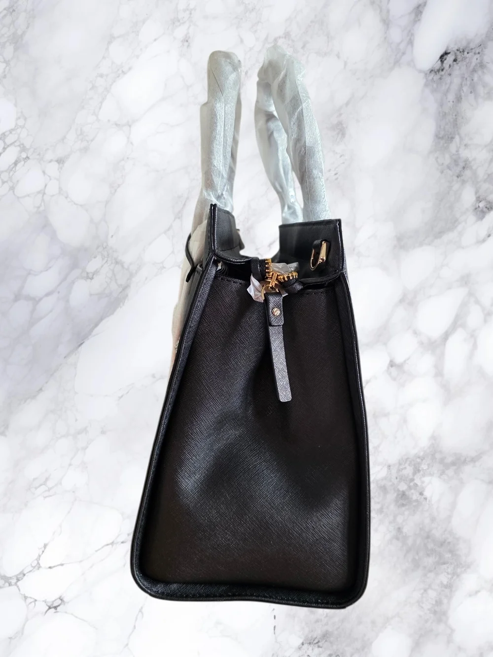 Kate Spade x Rodan & Fields NWT Black Saffiano Satchel Novelty Heart Cherry Rare